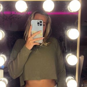 green cropped long sleeve